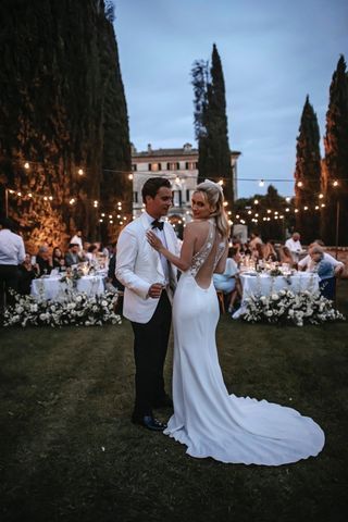 The Magical wedding in Tuscany at fairytale Villa Cetinale in Siena. Rianne Meijer, Villa Cetinale, Symbolic Wedding, May Wedding, Wedding Picture Poses, Tuscan Wedding, Villa Wedding, Natural Flowers, Bali Wedding