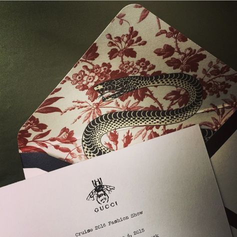 Gucci Invitation, Heritage Maximalism, Gucci Packaging, Gucci Branding, Gucci Pattern, Illustration Packaging, Beauty Branding, Books Design, Dinner Event