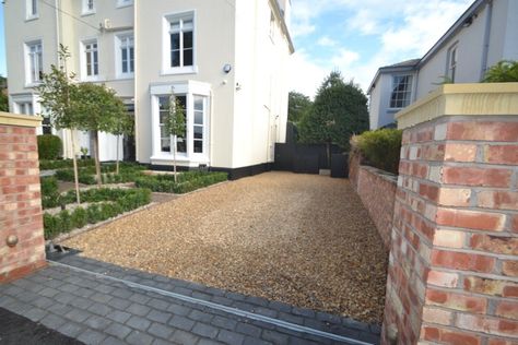 Georgian Driveway, Gravel And Paver Driveway, Side Driveway Ideas, Victorian Refurbishment, Gravel Driveway Ideas, Cottage Driveway, Driveway Borders, Front Driveway Ideas, Driveway Apron