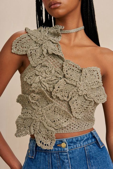 Stylish Tops in Style for Summer Pre-Fall 2024 - Brunette from Wall Street Crochet Shorts, Crochet Halter, Metallic Yarn, Crochet Clothes Patterns, Crochet Stitches Tutorial, Cult Gaia, Love Crochet, Clothing Essentials, Metallic Thread