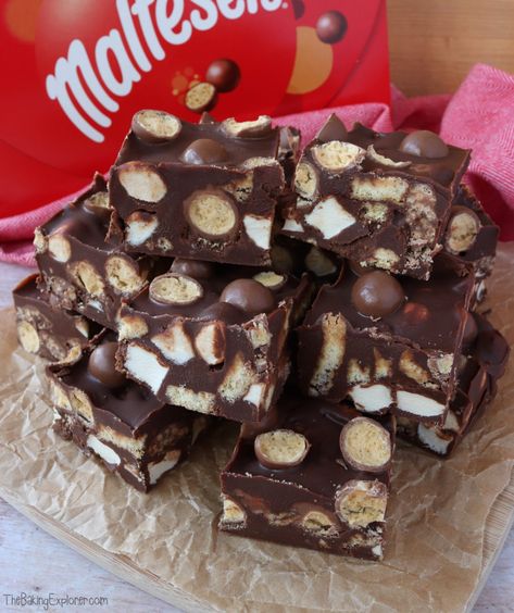 Maltesers Rocky Road Malteser Tiffin, Maltesers Cheesecake, Malted Milk Biscuits, Chocolate Traybake, Chocolate Desert, Baking Cupboard, Maltese Recipes, Cheesecake No Bake, Rocky Road Recipe