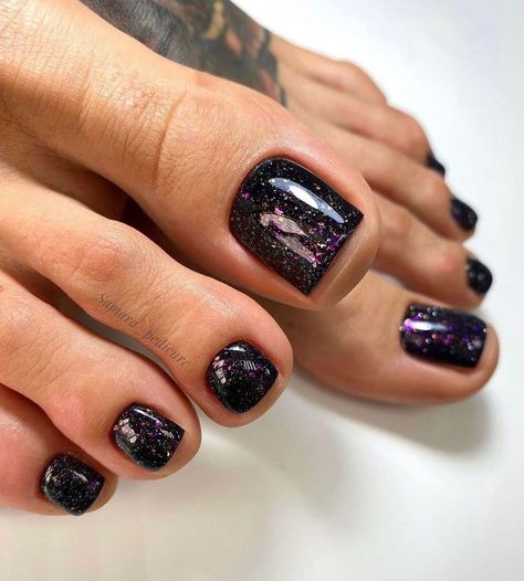 Dark Pedicure Ideas, Dark Purple Toe Nails, Dark Pedicure, Black Pedicure Ideas, Fall Pedicure Ideas Toes Toenails, Fall Pedi, Drippy Nails, Black Pedicure, Purple Toe Nails