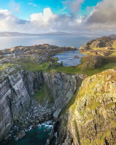 Edge Of A Cliff, White Lady, Visit Ireland, A Castle, Ireland Travel, Photography Lovers, Just Go, World's Best, Instagram A