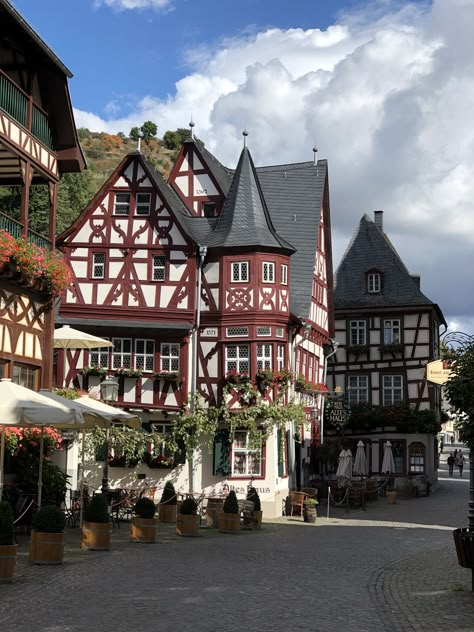 Bacharach Germany, German Houses, German Architecture, Africa Do Sul, City Aesthetic, Beautiful Places To Travel, Travel Goals, Germany Travel, Travel Inspo