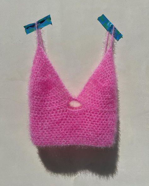 Star Bra, Knit Star, Harvard Law, Crochet Top, Yarn, Bra, Sewing, Stars, Knitting