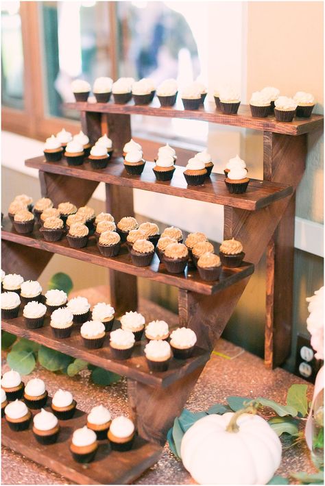 Cupcake Board Display, Mini Donuts Display, Cupcake Wall Wedding, Boho Cupcake Display, Mini Cupcake Wedding Display, Mini Cupcake Display Ideas, Wedding Cheesecake Display, Donut Display Ideas, Mini Dessert Display