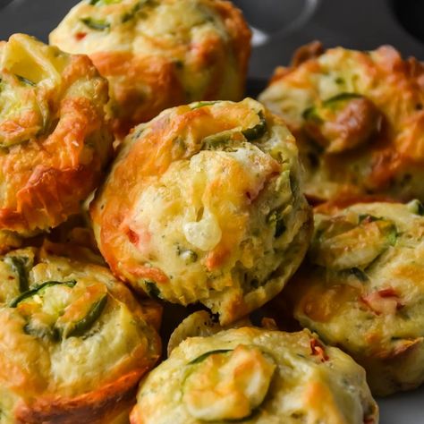 Cheesy Muffins, Baked Omelette, Eggs And Cheese, Healthy Bread Recipes, Savory Cheese, Jalapeno Cheese, Savory Muffins, Muffin Tin Recipes, Cheese Muffins