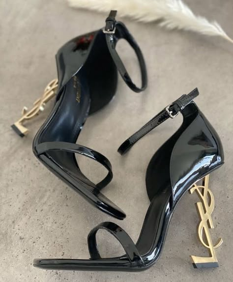 Pretty Heels, Luxury Heels, Heels Aesthetic, Fashion Shoes Heels, Shoes Heels Classy, Ysl Heels, Taylor Momsen, Ysl Shoes, Heels Classy