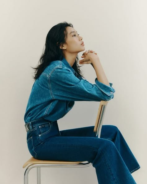 Jung Ho Yeon, Denim Photoshoot, Magazines Fashion, Minimalist Fashion Photography, Denim Studio, Ho Yeon, High Fashion Poses, Denim Editorial, Shooting Studio