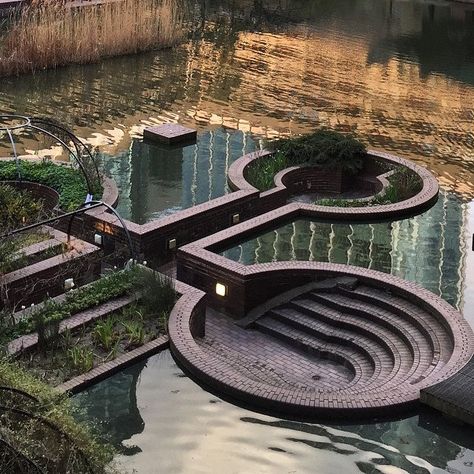 Water Architecture, Taman Air, Bedroom Barndominium, Water Gardens, Landscape Architecture Design, Brutalist Architecture, Barndominium Ideas, Futuristic Architecture, Barndominium