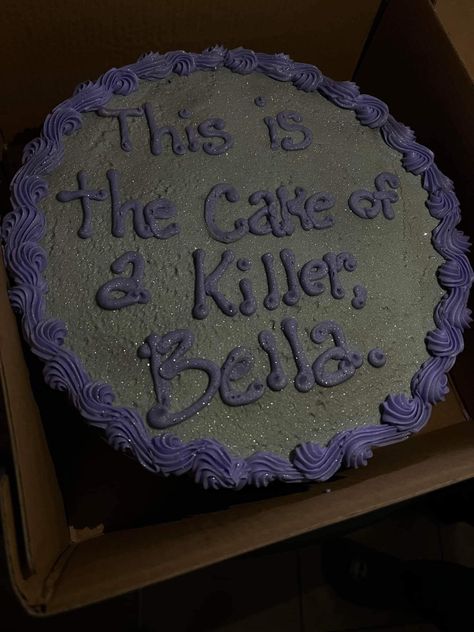 A gray cake with silver sparkles in the icing. In purple frosting, the cake reads, “this is the cake of a killer, Bella.” Twilight Theme Cake, Twilight Desserts, How Long Have You Been 17 Twilight Cake, Twilight Food Ideas, Twilight Cake Ideas, Twilight Party Food, Funny Birthday Cakes For Teens, Twilight Themed Food, Twilight Themed Snacks