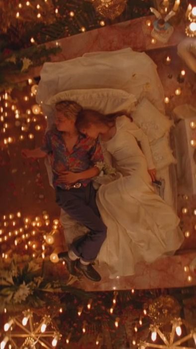 Romeo + Juliet Aesthetic, Romeo Juliet 1996, Juliet Movie, Kids Goals, Shakespeare In Love, Polo Lacoste, Claire Danes, Star Crossed Lovers, Leo Dicaprio