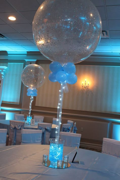 Aqua Sweet 16 Decorations, Sweet 16 Centerpiece Ideas Diy, Light Up Balloon Centerpieces, Balloon Decorations Table, Balloon Centerpieces Birthday, Bobo Balloon Centerpiece, Centerpieces Balloons, Balloon Centerpieces Diy, Mitzvah Centerpieces