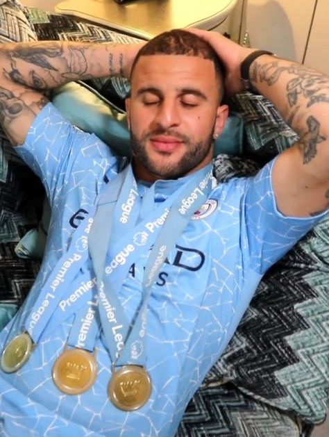 Kyle Walker Wallpaper, Fit Footballers, Walker Wallpaper, Manchester City Wallpaper, Premier Lig, Kyle Walker, Manchester City Football Club, مانشستر سيتي, Premier League Champions