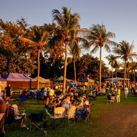 Mindil Beach Night Markets has become Darwin’s most famous market! The market offers a gorgeous sunset on the beach, which you can enjoy while browsing the locally crafted goodies 🌅 Be sure to check out the market on your trip to Darwin! #AussieAdventures #TravelAustralia #TourAustralia #ToursAustralia #WanderlustAustralia #AustraliaGram #AustralianAdventure #BackpackingAustralia #BackpackerAustralia #BackpackAustralia #AustralianAdventures #Travel #Wanderlust #UncoverDownUnder Litchfield National Park, Darwin Australia, Kakadu National Park, Australia Backpacking, Sunset On The Beach, Beach Night, Twin Falls, Gorgeous Sunset, Northern Territory