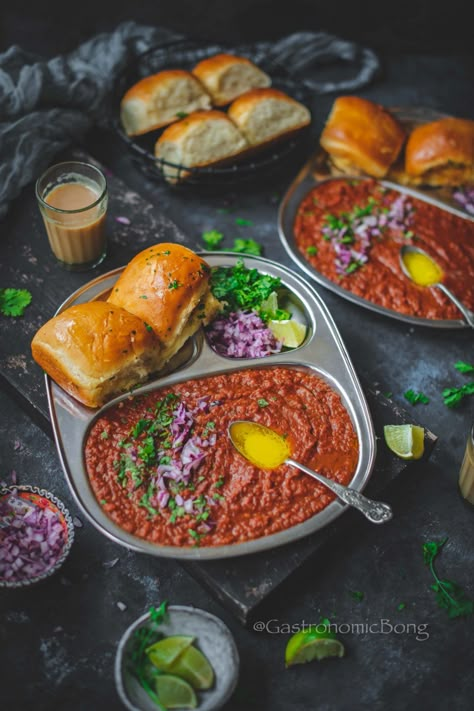 Mumbai Pav Bhaji in Instant Pot - Gastronomic BONG Pav Baji, Mixed Vegetable Curry, World Street Food, Meal Rotation, Bhaji Recipe, Canada Food, Mumbai Food, Healthy Plant Based Recipes, Pav Bhaji