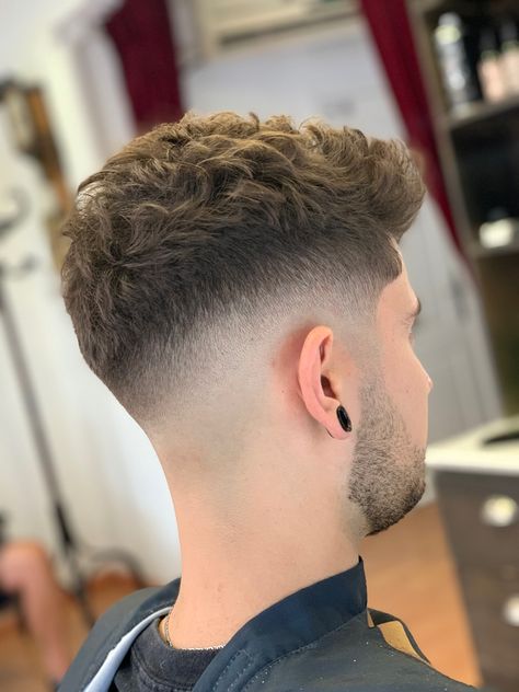 Low Mid Fade Haircut Men, Mid High Fade, Messy Curly Hair Men, Short Hairstyles For Men Fade, Mid Drop Fade Haircut, Low Mid Fade, Skin Fade Haircut Men, Best Fade Haircut For Men, Mid Fade Haircut Men