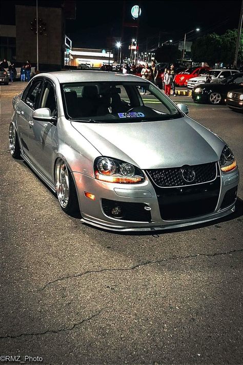 Vw Bora Tuning, Jetta A4, Jetta Tdi, Jetta Mk5, Stance Cars, Chrysler New Yorker, Graffiti Wallpaper, Motor Sport, Toyota Trucks