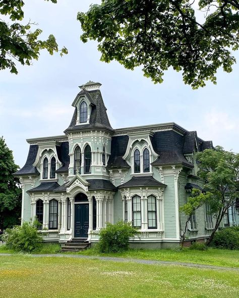 1870s Earle House Saint John, New Brunswick 🇨🇦 Built 1870s by Thomas William Robinson. Lovely Second Empire Gothic style. 📸 patrimoinecantonsdelest | Instagram https://www.instagram.com/p/CfCnIC1JNGT/?img_index=1 Second Empire House, William Robinson, Empire House, Christine Mcconnell, New England House, Saint John New Brunswick, Brunswick House, Victorian Homes Exterior, Victorian House Plans