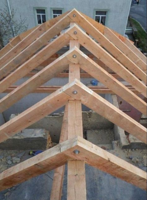 Timber Frame Pavilion, Roof Truss Design, Working With Wood, Framing Construction, Timber Frame Construction, Backyard Greenhouse, Wooden Structure, Space Frame, Roof Trusses