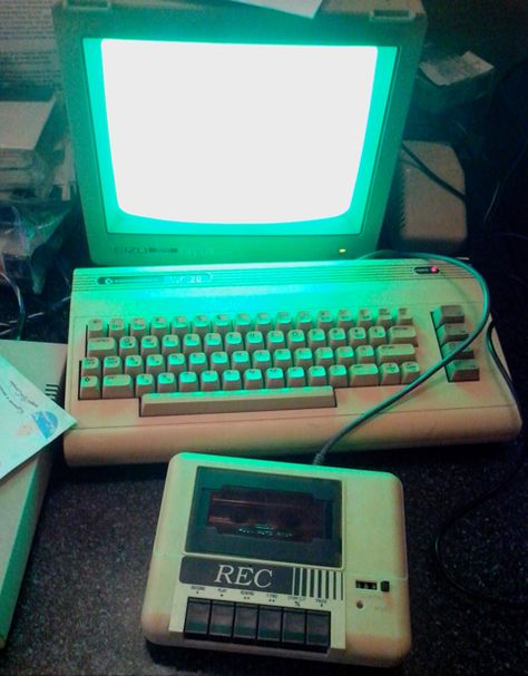 Old computers, such as Apple II, C64 and so on are well known to everyone. But last fall, I visited a small amateur… by nonsense Computers Aesthetic, Old Computer Aesthetic, Small Laptops, Computer Aesthetic, Chihiro Fujisaki, Aesthetic Computer, Old Pc, Old Computer, Byakuya Togami