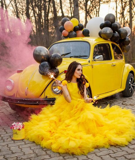 Amal Muneeb Birthday Pics, Birthday Poses Ideas With Balloons, Birthday Dps Girl, Birthday Girl Dp, Pink Dress Girl Dp, Birthday Party Photography, Bridesmaid Photoshoot, Frozen Pictures, Stylish Fall Outfits