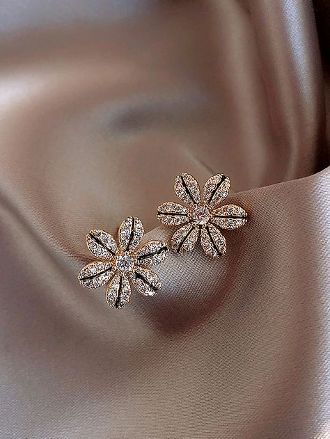 Rhinestone Flower Design Stud Earrings قلادات متدلية, Minimalist Earrings Studs, Jewelry Design Earrings, Party Earrings, Fancy Jewellery, Gold Earrings Designs, Flower Earrings Studs, Rhinestone Jewelry, Girly Jewelry