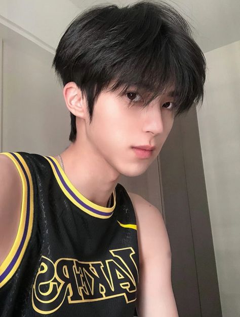 Asian Haircuts, Two Block Haircut, Levi Cosplay, Dramatic Wedding Makeup, Puffy Hair, Asian Haircut, Hair Inspiration Short, Short Hair Undercut, Boys Long Hairstyles