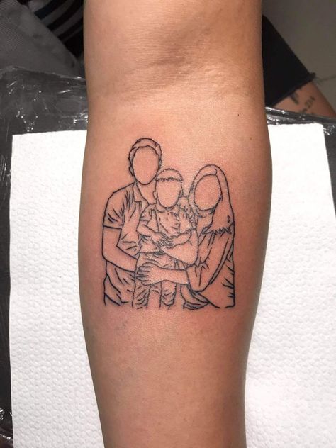 Minimal Portrait Tattoo, Minimalist Portrait Tattoo, Tattoos Handwriting, Family Portrait Tattoo, Elijah Tattoo, Mummy Tattoo, Portrait Tattoo Ideas, Family Tattoos Ideas, Dream Family Room