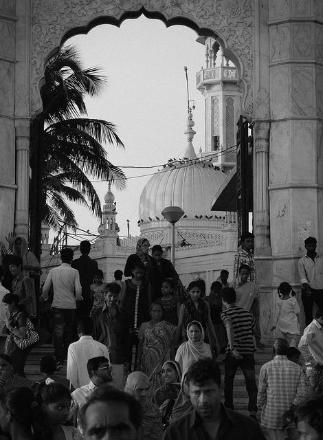 Haji Ali Dargah - The Entrance by Arun Shah Masood, via Flickr Dargah Aesthetic, Haji Ali Dargah Mumbai Snap, Haji Ali Dargah Mumbai, Mumbai Photos, Haji Ali, Aesthetic Islamic, Mumbai Travel, Photoshop Tutorial Photo Editing, Mumbai Maharashtra