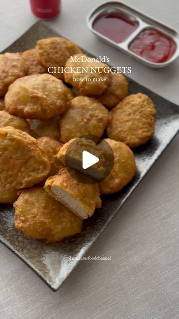 Marium Rizwan on Instagram: "McDonald’s Chicken Nuggets ✨  These chicken nuggets taste just like McDonald and trust me it’s crispy on the outside , juicy & tender on the inside A simple yet easy recipe which you all can prepare at home!! Kids are definitely gonna love these and it’s perfect for school lunch too🙌🏻  📌Full Recipe can be found on my YouTube Channel (link in bio)  🌸Follow @mariumsfoodchannel for more recipes!  #mcdonalds #chickennuggets #instareels #recipes #reelsinstagram #fastfood #kidssnacks #kidslunchbox #reelitfeelit #halalfood #foodies #eeeeats #cooking" Chicken Nugget Dinner Ideas, Home Made Chicken Nuggets, Kids Lunch Ideas For Home, Easy Chicken Nugget Recipes, Chicken Nuggets Recipe, Mcdonalds Chicken, Chicken Nugget Recipes, Nuggets Recipe, Fast Lunch