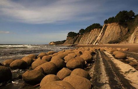 Kazakhstan Valley Filled with Giant Balls Has Geologists and Fringe Scientists Butting Heads | Ancient Origins Barbados Beaches, Mendocino California, Mendocino Coast, Places In California, Unique Beach, Pacific Coast Highway, Hidden Beach, Egypt Travel, Bowling Ball