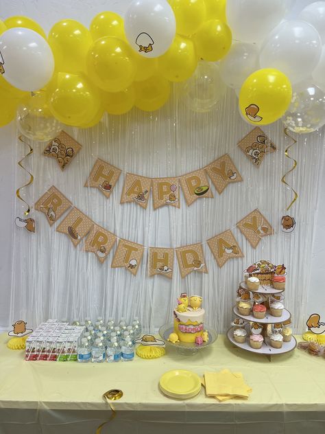 Pompompurin Cake Birthday, Pom Pom Purin Birthday Cake, Pompompurin Birthday Party Ideas, Gudetama Birthday Party, Pompompurin Birthday Party, Birthday Pompompurin, Rilakkuma Birthday Theme, Pom Pom Purin Birthday, Pom Pom Purin Cake