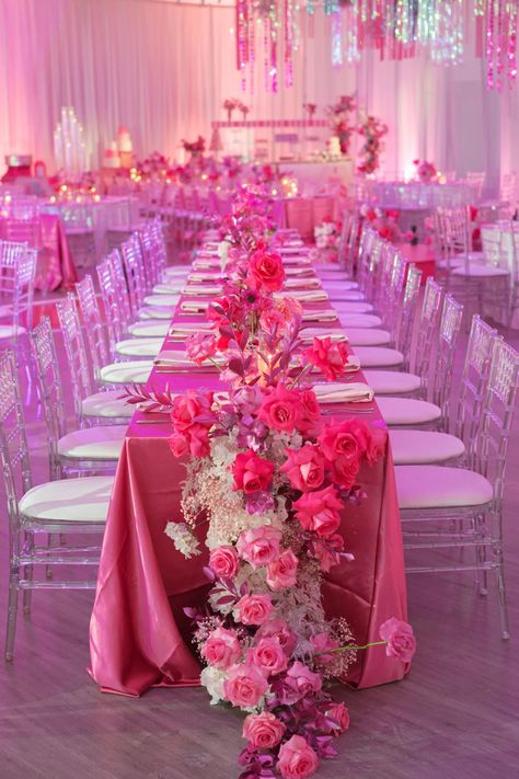 Barbie Birthday Party Ideas, Pink Event, Pink Wonderland, Pink Party Theme, Pink Sweet 16, Pink Party Decorations, Wedding Day Details, Pink Wedding Theme, Bridal Details