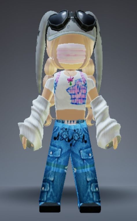 Everything in this avatar: Hair: Low bubble braids in blonde Accecories: hat: Y2K cap with bunny ears and fading prints Goggles: Heart goggles (black) Mask: Medical mask(pink) ALSO USED FACELESS HEAD Clothes: shirt: (🐇) "OMG" | NewJeans | Minji | Y2K pants: (🐇) OMG | NewJeans | Danielle | Y2K Arm warmers: Arm Warmers Very White Underneath the white arm warmer: Bowed arm warmers in blue That's itttt <33 🐇🐇 Roblox Newjeans, Heart Goggles, Roblox Y2k Outfits, Omg Newjeans, Avatar Hair, Y2k Cap, Roblox Y2k, Hat Y2k, Newjeans Danielle