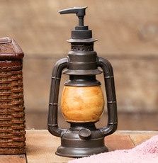 Vintage Camp Lantern Soap Dispenser Aframe Camper, Quirky Room, Forest Bathroom, Camp Lodge, Camp Lantern, Cabin Kitchen Decor, Mountain Cabin Decor, Lake Cabin Decor, Cabin Decorating