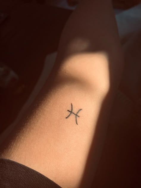 Pisces Tattoo Pisces Tattoo Ankle, Minimal Pisces Tattoo, Red Pisces Tattoo, Small Pisces Tattoos For Women, Pisces Aesthetic Tattoo, Pisces Tattoo Minimalist, Small Pisces Tattoos, Pisces Tattoo For Men, Tattoos Pisces