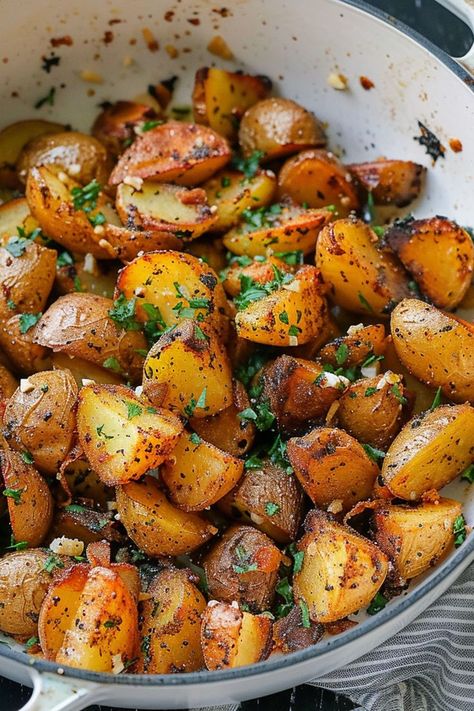 Potato Recipes Dinner, Golden Potato Recipes, Savory Fall Recipes, Best Roasted Potatoes, Quick Fall Recipes, Garlic Herb Roasted Potatoes, Roasted Garlic Potatoes, Gold Potato Recipes, Nuts Recipes