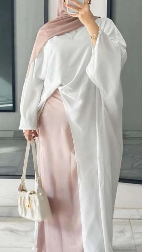 Summer Hijabi, Modest Outfits Muslim, Outfits Muslim, Satin Skirt Outfit, Back To School Outfit Ideas, Estilo Hijab, Hijabi Outfit, Mode Turban, Muslim Outfits Casual