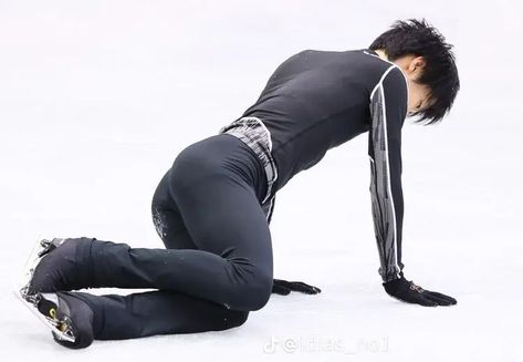 Anatomy Poses, Human Reference, Body Reference Poses, Human Poses Reference, Yuzuru Hanyu, Figure Poses, Human Poses, Poses References, Character Poses