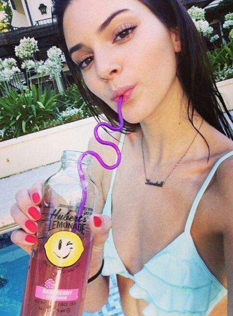 Love her #kendalljenner K Jenner, Kendall Ve Kylie, Kendall Jenner Face, Jenner Girls, Estilo Kylie Jenner, Kendall Jenner Photos, Bruce Jenner, Kendall Style, Jenner Sisters