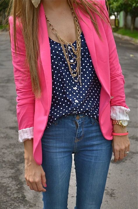 Pink blazer, black shirt, golden necklace and jeans for ladies Fun and Fashion Blog Áo Blu, Blazer Outfit, Polka Dot Shirt, Pink Blazer, Spring Style, Looks Style, Mode Inspiration, Look Chic, Outfits Casuales