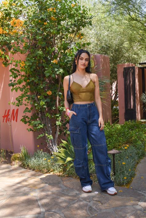 Camila Mendes Do Revenge Outfits, Camilla Mendes Aesthetic, Camila Mendes Aesthetic, Camila Mendes Outfits, Bar Hopping Outfit Night, Bar Hopping Outfit, Camila Mendes Style, Veronica Lodge Outfits, Camila Mendes Veronica Lodge