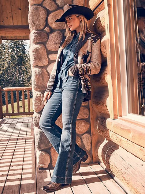 Denim Boot Cut Jeans, Western Weekend Outfit, Classy Ranch Outfit, Yellowstone Fashion Woman, Woman’s Western Fashion, Rustic Womens Fashion, 1980s Western Fashion, Rugged Feminine Style, Women’s Outdoor Outfits