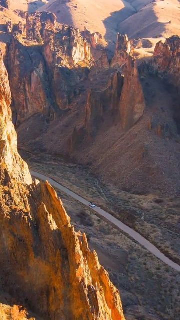 Eastern Oregon, Oregon Washington, Desert Vibes, Boise Idaho, Rock Formations, Beautiful Places To Travel, Travel Adventure, Spears, Idaho