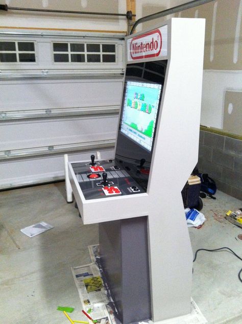 Nintendo Arcade Cabinet via Reddit user mystery_smelly_feet Diy Nintendo, Mame Cabinet, Gaming Cabinet, Arcade Cabinet Plans, Diy Arcade Cabinet, Diy Arcade, Posters Decor, Nes Console, Arcade Room