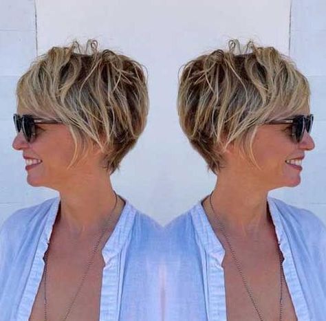 In aanloop naar de lente, gaan we voor een korte en pittige kapsels. Wij vonden op Pinterest dé leukste trends voor korte coupes. Haircuts Women, Classic Hairstyles, Best Short Haircuts, Haircut For Older Women, Bob Hair, Penteado Cabelo Curto, Hairstyles Over 50, Haircut Ideas, Pixie Hairstyles