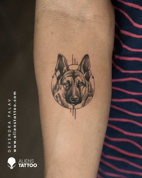 Pet Portrait Tattoo, German Shepherd Tattoo, Aliens Tattoo, Tatoo Dog, Pet Drawings, Dog Portrait Tattoo, Small Dog Tattoos, Hyper Realistic Tattoo, Custom Tattoos