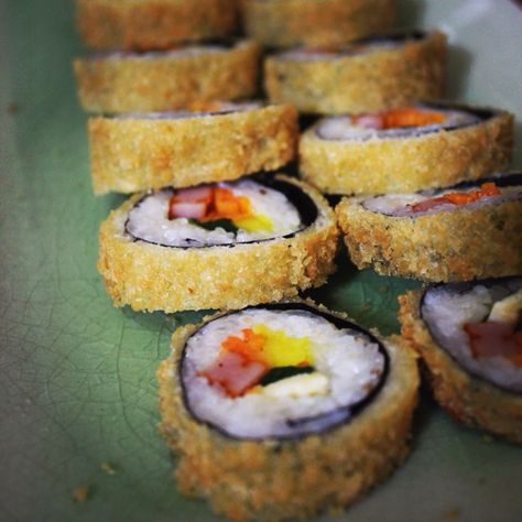 Fried kimbap, yum yum! Fried Kimbap, Kimbap Sushi, Rice Bowl, Recipe Inspiration, Rice Bowls, Dim Sum, Dumplings, Yum Yum, Delicious Food