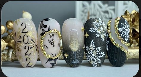 Nail Art 2024 New Year, New Years Clock Nails, New Year’s Eve Nail Art, 2024 New Year Nails, New Years Nail Art Designs, 2023 New Years Nails, New Year’s Nail Designs, New Years Nail Designs 2023, Nails Art 2024